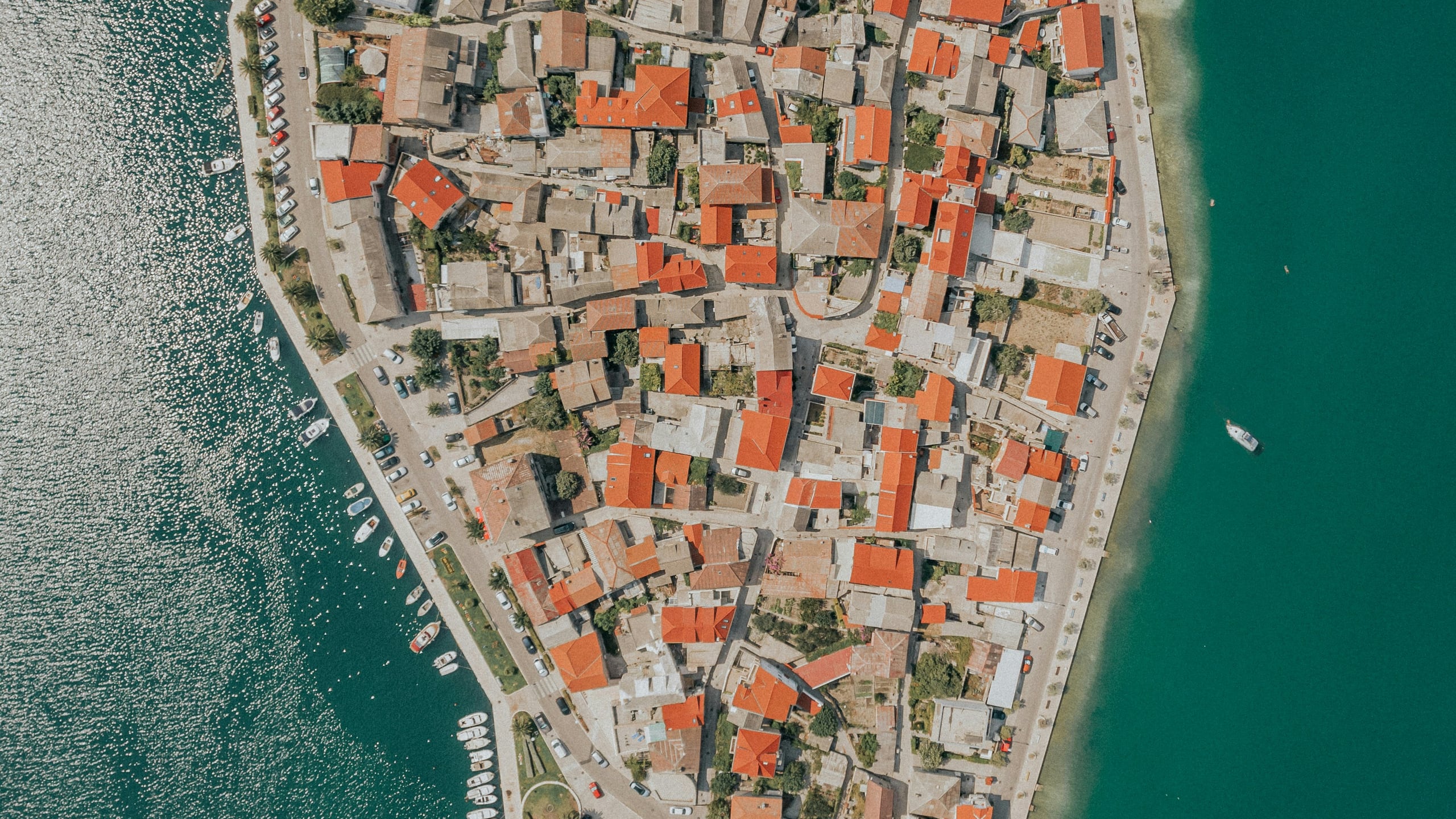 Dalmatian coastline and islands for custom route planning in Croatia